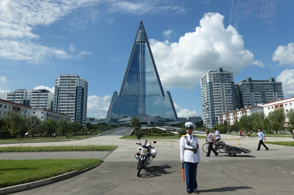 Tòa nhà chọc trời từng cao nhất thế giới, ‘đắp chiếu’ gần 40 năm không có người ở - ảnh 4