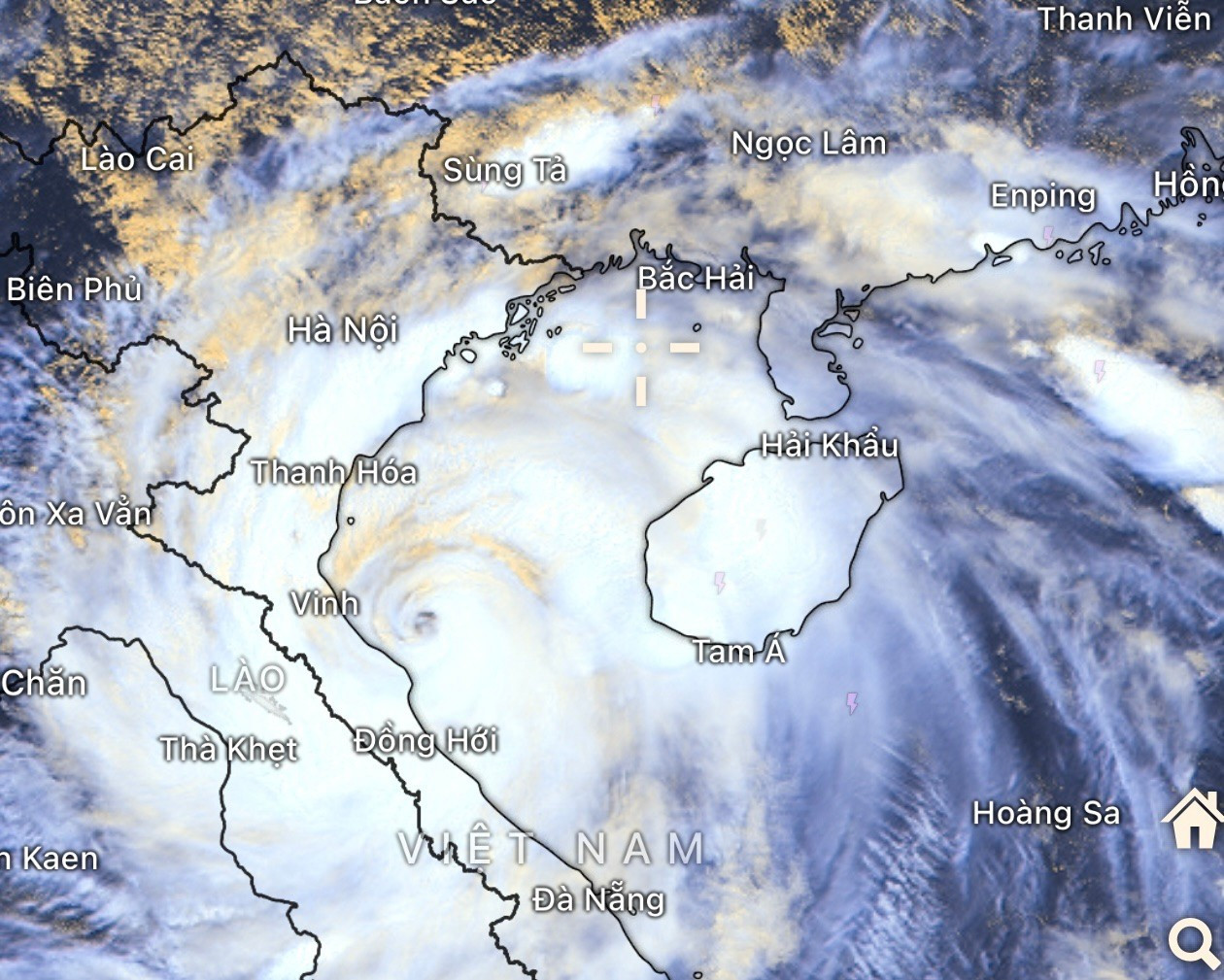 Đĩa mây của bão Kajiki vào trưa nay. Nguồn: Windy. z6942099593805-367d50a4b2b8147e06376a6c1f6a5809.jpg