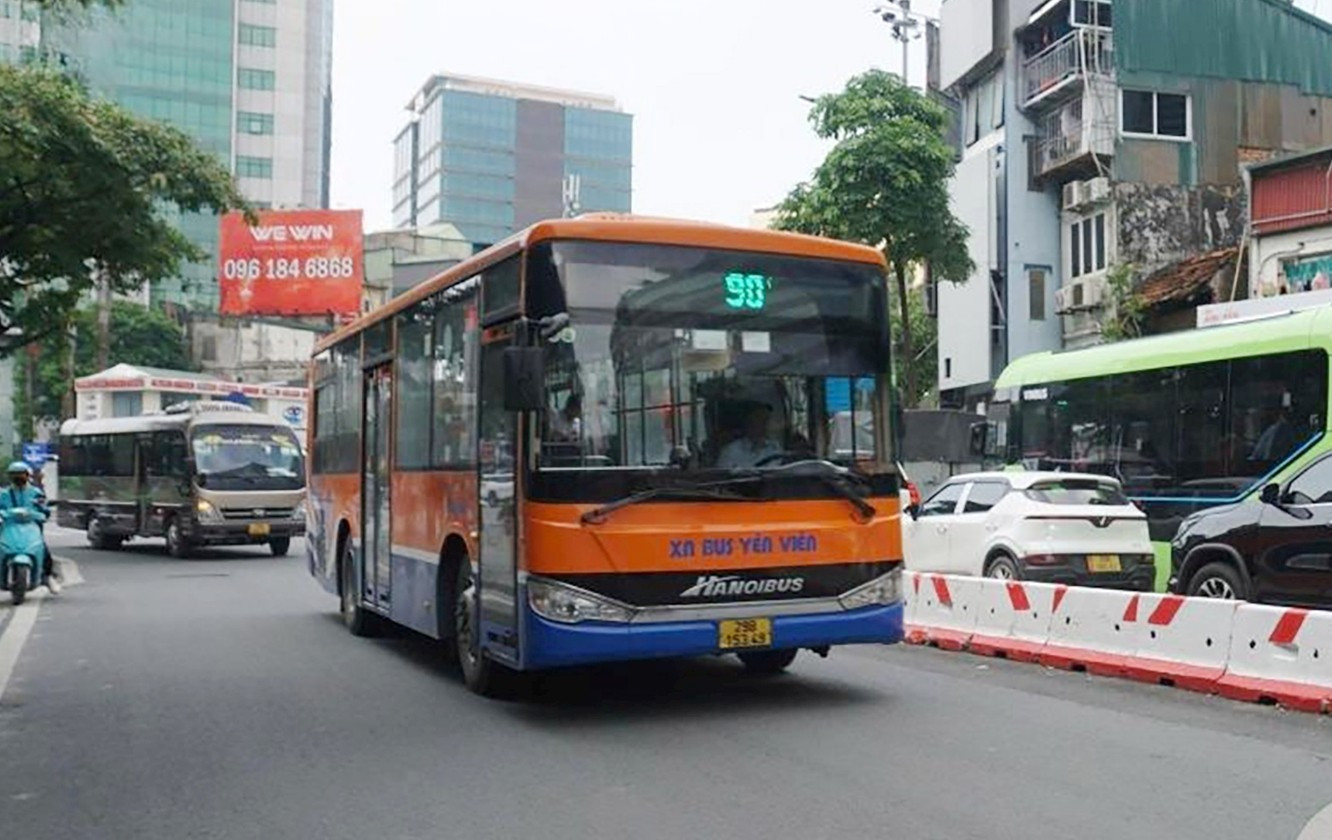 Tuyến buýt số 90 - một trong 11 tuyến sẽ chở khách từ nội thành sang Trung tâm triển lãm Quốc gia từ sáng 28/8. 1-2362.jpg