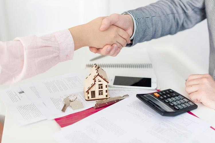 Môi giới bất động sản không chứng chỉ sẽ bị loại khỏi cuộc chơi- Ảnh 2. Môi giới bất động sản không chứng chỉ sẽ bị loại khỏi cuộc chơi- Ảnh 2.