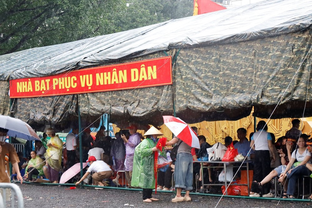 Hôm nay, người dân sử dụng xe buýt, tàu điện tại Hà Nội chú ý! - ảnh 3