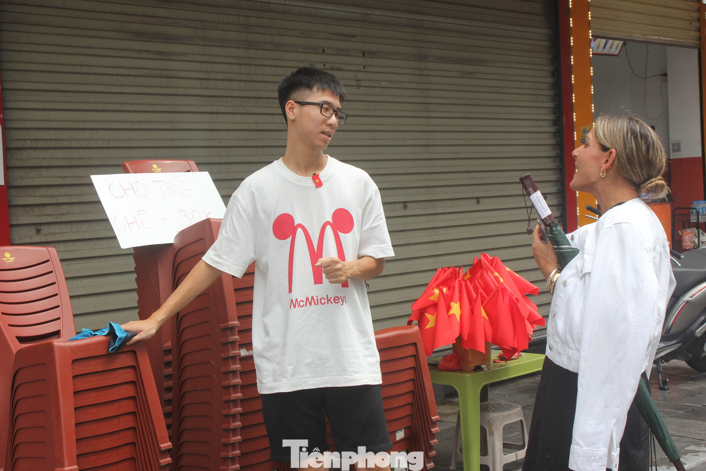 tp-cho-thue-ghe-xem-hop-luyen-a80-2.jpg