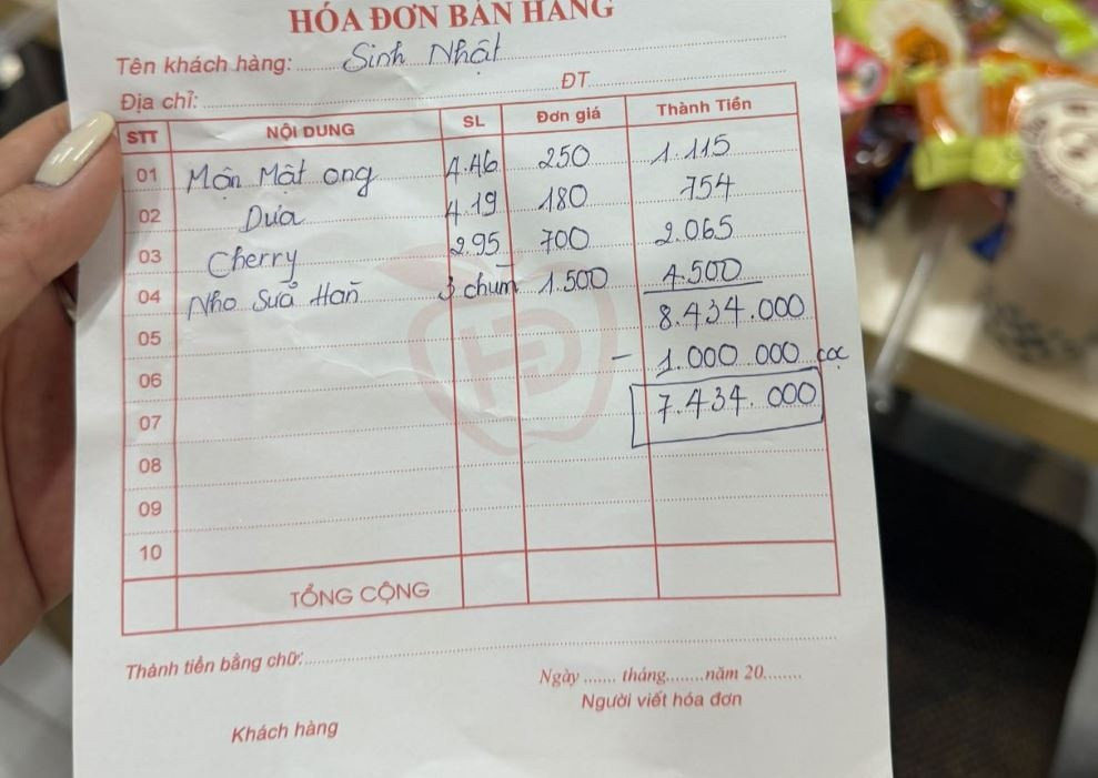 Vụ việc mua hoa quả ở hàng quen không hỏi giá, lúc thanh toán nhận hoá đơn tới 8,5 triệu đồng gây xôn xao mạng xã hội