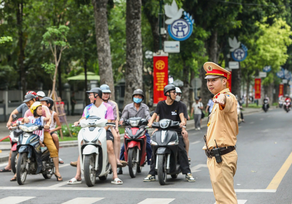 Từ hôm nay, Thủ đô sẽ tạm cấm, hạn chế phương tiện đi vào 3 tuyến đường - ảnh 1