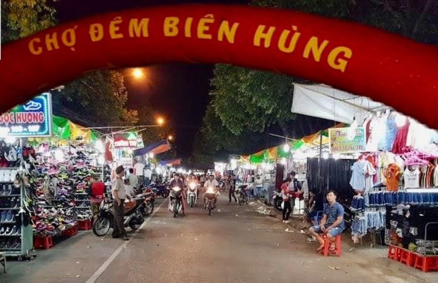 Tỉnh rộng nhất miền Nam Việt Nam chấm dứt hoạt động chợ đêm 20 năm tuổi- Ảnh 1. Tỉnh rộng nhất miền Nam Việt Nam chấm dứt hoạt động chợ đêm 20 năm tuổi- Ảnh 1.