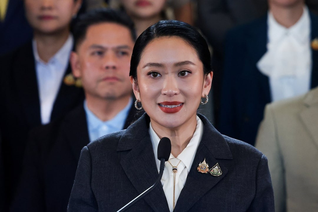 Bà Paetongtarn Shinawatra phát biểu trong một cuộc họp báo sau khi Tòa án Hiến pháp ra phán quyết cách chức bà ngày 29/8. (Ảnh: Reuters) ahptzhl5tjmtnjcxt54klqfise.jpg