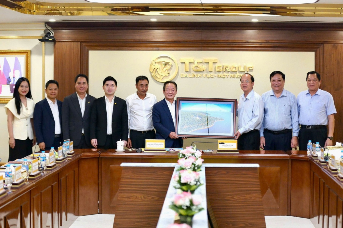 Gặp gỡ lãnh đạo tỉnh Cà Mau, Tập đoàn T&T ngỏ ý đầu tư làm loạt dự án như đô thị cảng, khu đô thị sân bay, cao tốc, năng lượng - công nghiệp
