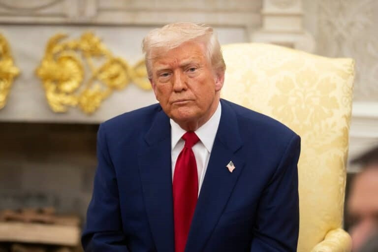 Nóng: Tòa án tuyên bố phần lớn thuế đối ứng là bất hợp pháp, ông Trump tuyên bố điều đó sẽ 'hủy diệt' nước Mỹ - ảnh 1