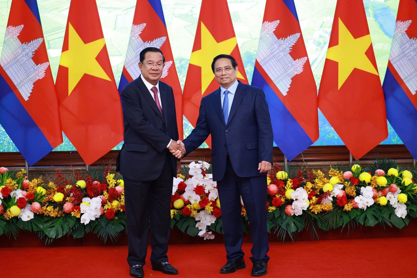 Thủ tướng Phạm Minh Chính hội kiến Chủ tịch Đảng Nhân dân Campuchia (CPP), Chủ tịch Thượng viện Campuchia Hun Sen. Ảnh: VGP img5979-17567941895831065753364.jpg