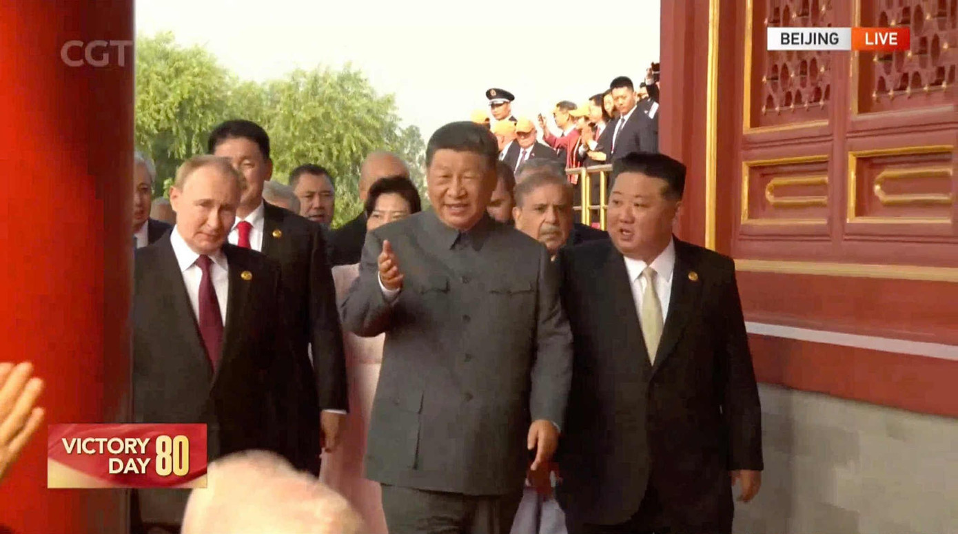 Chủ tịch Trung Quốc Tập Cận Bình, Tổng thống Nga Vladimir Putin và Chủ tịch Triều Tiên Kim Jong Un có mặt trên lễ đài. 439dedd0-2989-4df0-bdc9-8c14a260f468.jpg