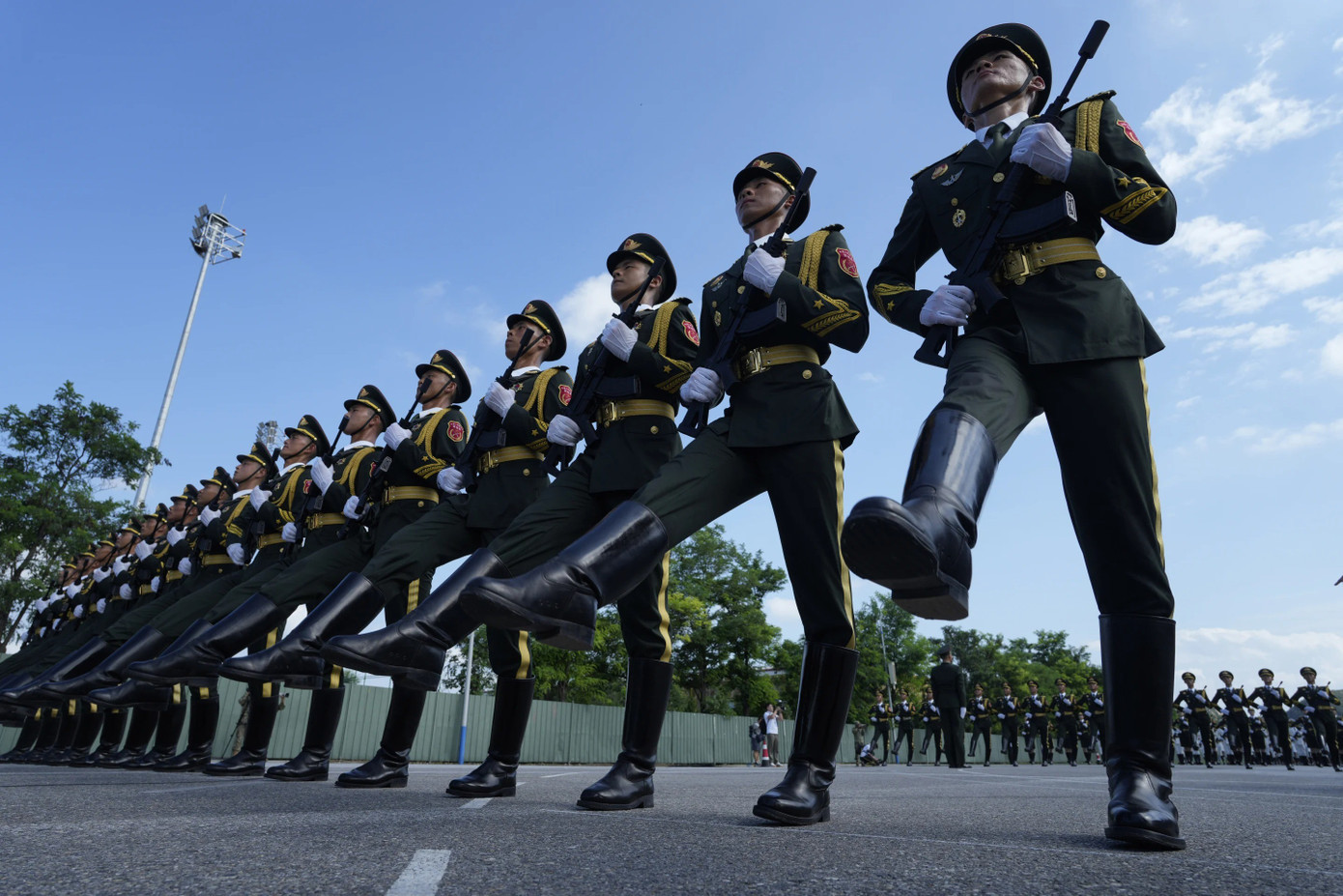 Các binh sĩ diễn tập trước sự kiện. (Ảnh: AP) image-1.jpg
