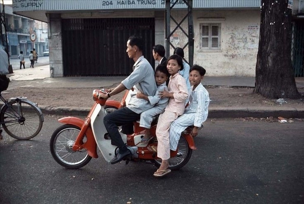 Số phận mẫu xe máy được mệnh danh 'hoàng tử đỏ', giá vài cây vàng, từng là biểu tượng của đại gia Việt
