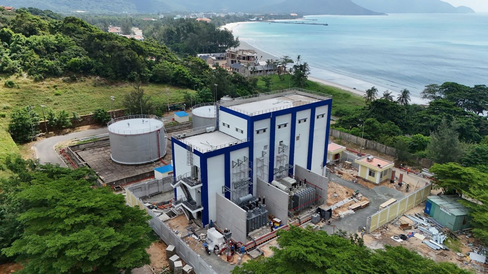 Vì đâu chọn kéo điện lưới ra đặc khu lớn thứ 4 Việt Nam thay điện gió, điện mặt trời?- Ảnh 5.