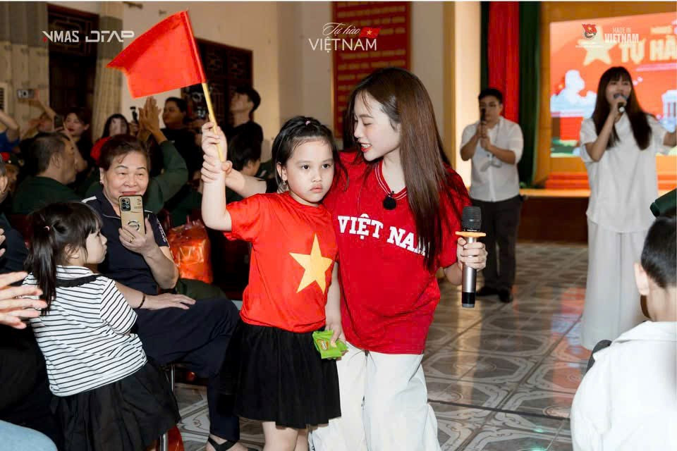 Cô gái sinh năm 2003 được chọn biểu diễn tại 2 sự kiện lớn nhất cả nước: 19 tuổi đã làm CEO, thành tích xuất sắc ai cũng ngưỡng mộ - ảnh 7