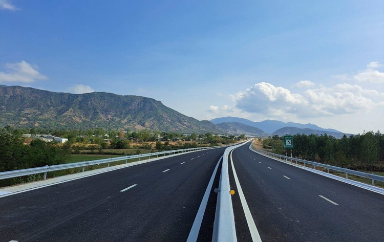 Sớm hoàn thành các hạng mục còn lại dự án thành phần cao tốc Bắc - Nam phía Đông qua Hà Tĩnh, Quảng Trị- Ảnh 1. Sớm hoàn thành các hạng mục còn lại dự án thành phần cao tốc Bắc - Nam phía Đông qua Hà Tĩnh, Quảng Trị- Ảnh 1.