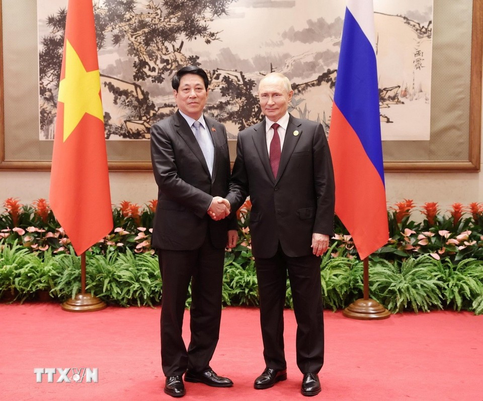Chủ tịch nước Lương Cường gặp Tổng thống Nga Putin. Ảnh: TTXVN. tienphong-39ctn.jpg