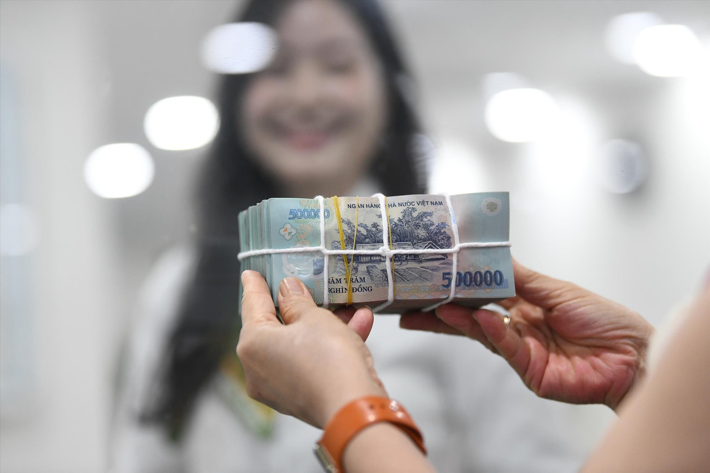 Bộ Tài chính đề xuất, đơn vị sự nghiệp công lập được dùng quỹ nội bộ và nguồn cải cách tiền lương còn dư để hỗ trợ người lao động tinh giản biên chế. Ảnh minh họa: Như Ý 4a.jpg