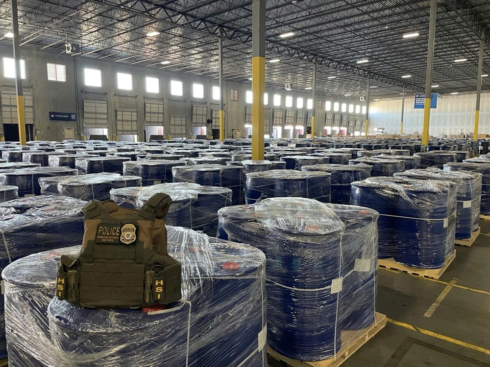 Thu giữ kỷ lục hơn 300.000 kg tiền chất ma túy ‘từ Trung Quốc’ - ảnh 1