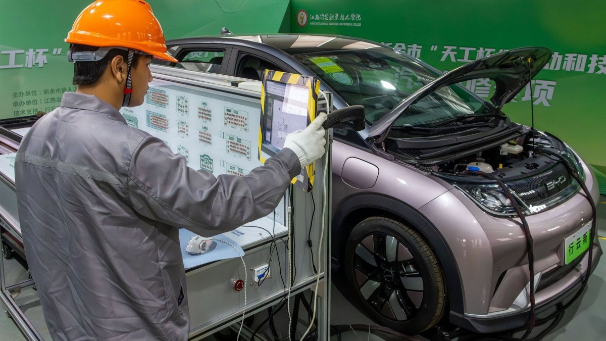 Báo động ngành ô tô điện Trung Quốc: Thiếu hơn 1 triệu thợ, 75% thợ không đủ tiêu chuẩn, số gara sửa xe điện chỉ bằng 1/20 xe xăng