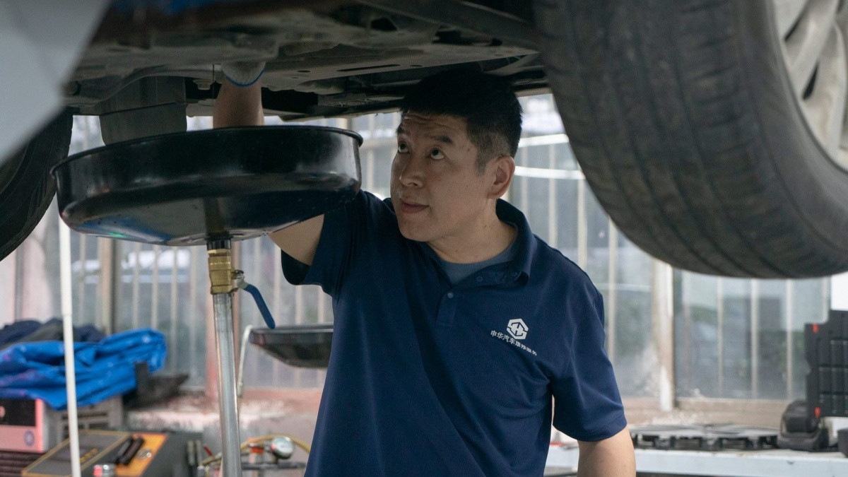 Báo động ngành ô tô điện Trung Quốc: Thiếu hơn 1 triệu thợ, 75% thợ không đủ tiêu chuẩn, số gara sửa xe điện chỉ bằng 1/20 xe xăng