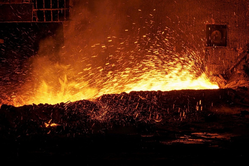 Hòa Phát (HPG) ra lò mẻ gang đầu tiên từ lò cao số 2, bước đột phá tại 'cú đấm thép' 85.000 tỷ