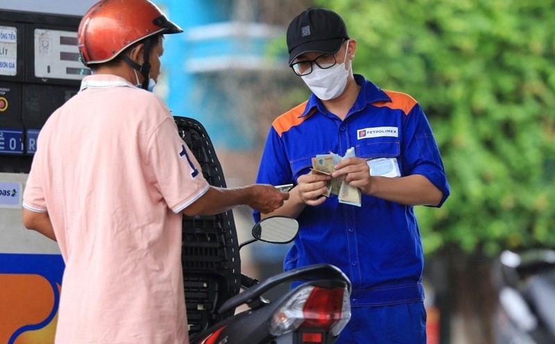 Bảo đảm nguồn cung xăng dầu cho thị trường trong nước trong mọi tình huống. 49ptt.jpg