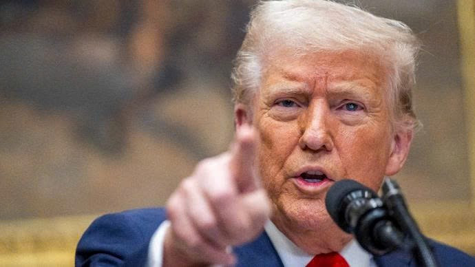 Ông Trump ra ‘tối hậu thư’ với ngành chip, không quay về Mỹ sẽ bị phạt nặng - ảnh 1