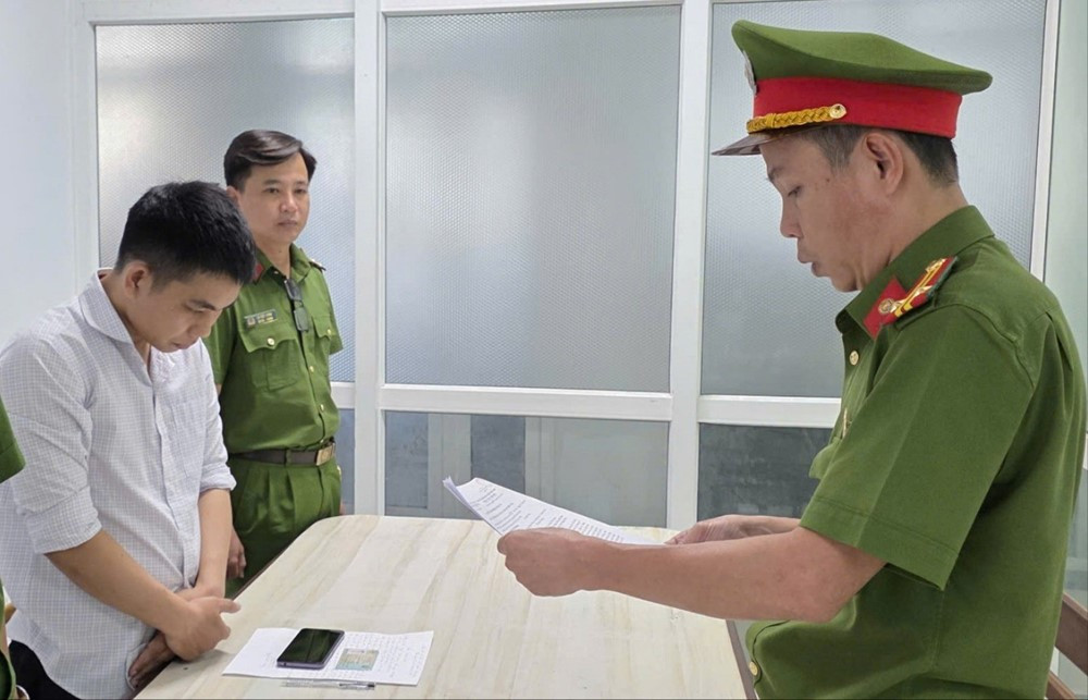 Bắt nhân viên bảo hiểm Nguyễn Minh Quang - ảnh 1