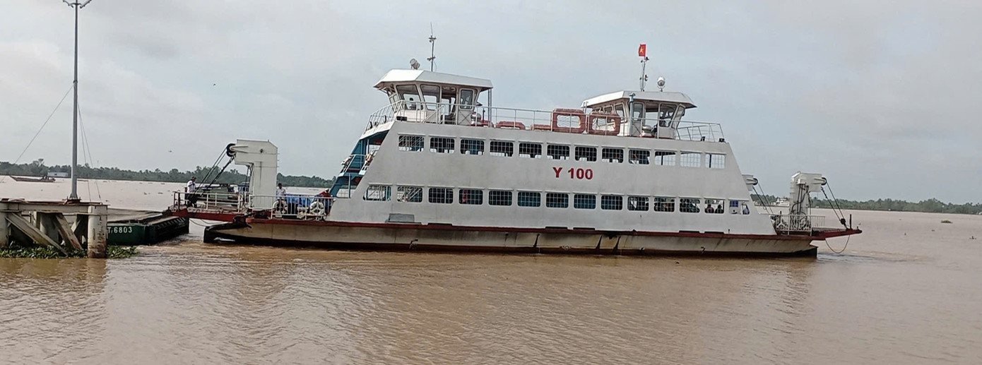 Phà Rạch Miễu kết thúc sứ mệnh lịch sử sau khi cầu Rạch Miễu 2 đưa vào hoạt động. Ảnh: Tấn Minh z6985312061884-89c844dfb1150f78c77f970d8d03f473.jpg