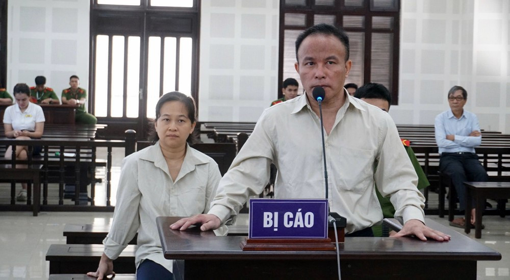 Tuyên án 14 năm tù với cựu cán bộ Văn phòng UBND thành phố - ảnh 1