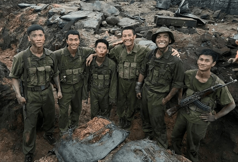 Cuốn tiểu thuyết của nhà văn mang hàm Đại tá quân đội đang ‘cháy hàng’, bạn đọc phải đặt trước và chờ tới 20 ngày