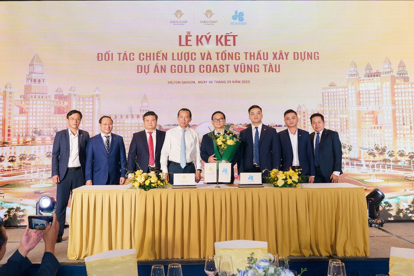 Hình ảnh tại buổi ký kết. Nguồn ảnh: Internet Hình ảnh tại buổi ký kết. Nguồn ảnh: Internet