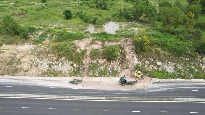 Tuyến cao tốc gần 11.000 tỷ mới khai thác 3 năm bất ngờ gặp sự cố- Ảnh 3.