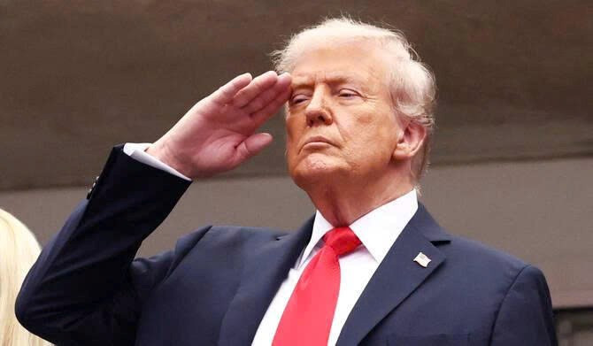 Ông Trump tuyên bố sẵn sàng trừng phạt Nga bước sang ‘giai đoạn hai’, hé lộ nước cờ mới gây chấn động - ảnh 1