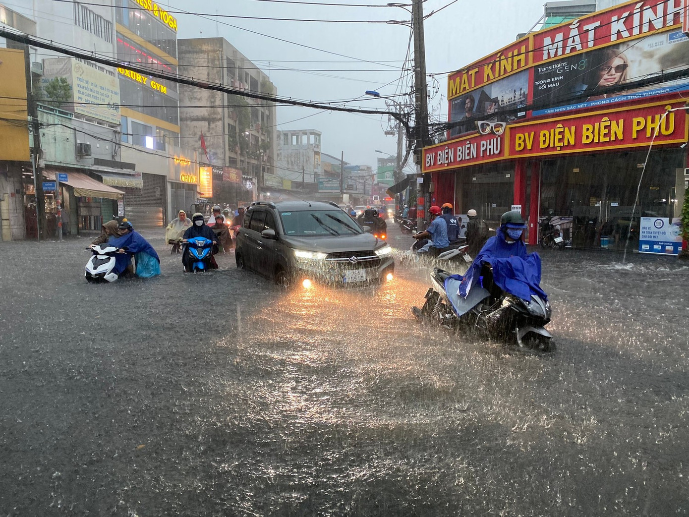 Chợ Thủ Đức thường xuyên ngập nặng sau mưa lớn. Ảnh: CTV 11111111.jpg