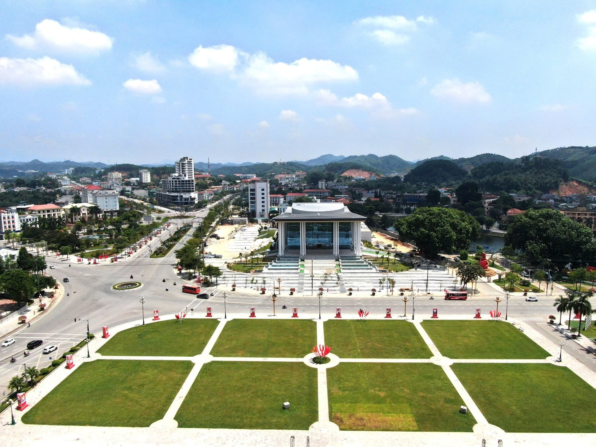 Tỉnh miền núi phía Bắc sắp đón trung tâm hội nghị trăm tỷ với hội trường hơn 1.000 chỗ ngồi- Ảnh 2.