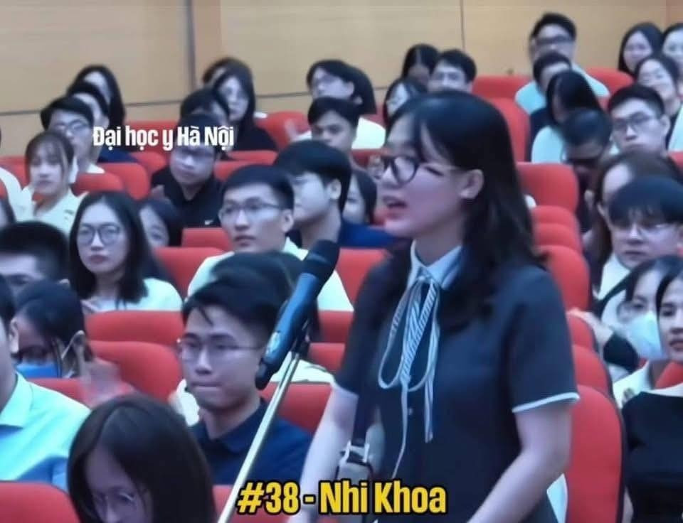 Ngôn tình cũng không dám viết: Cặp đôi bác sĩ nội trú 'vợ Nhi, chồng Sản' gây sốt trong ngày Match Day