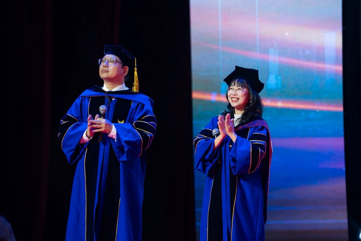 1 năm chưa từng có tại ĐH của tỷ phú Phạm Nhật Vượng: Tỷ lệ chọi 1/9, IELTS trung bình 7.5, cựu sinh viên SN 2001 đã giữ chức Tổng giám đốc