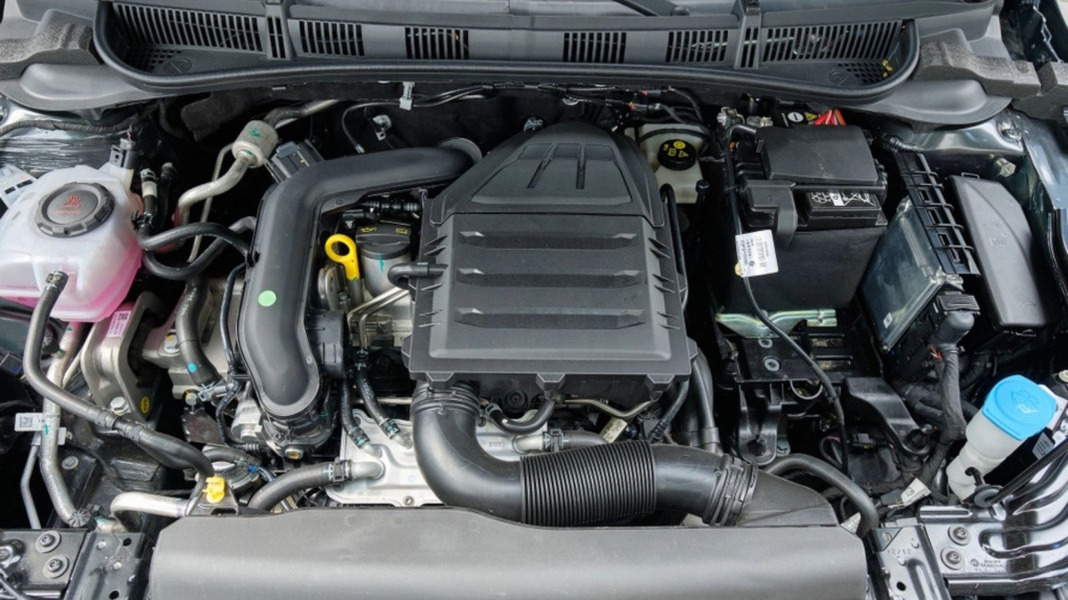 Skoda Slavia ra mắt Việt Nam: Giá bán 468-568 triệu đồng, đấu Vios City bằng máy xăng 1.0L tăng áp, hộp số 6 cấp, gầm cao hơn cả Corolla Cross