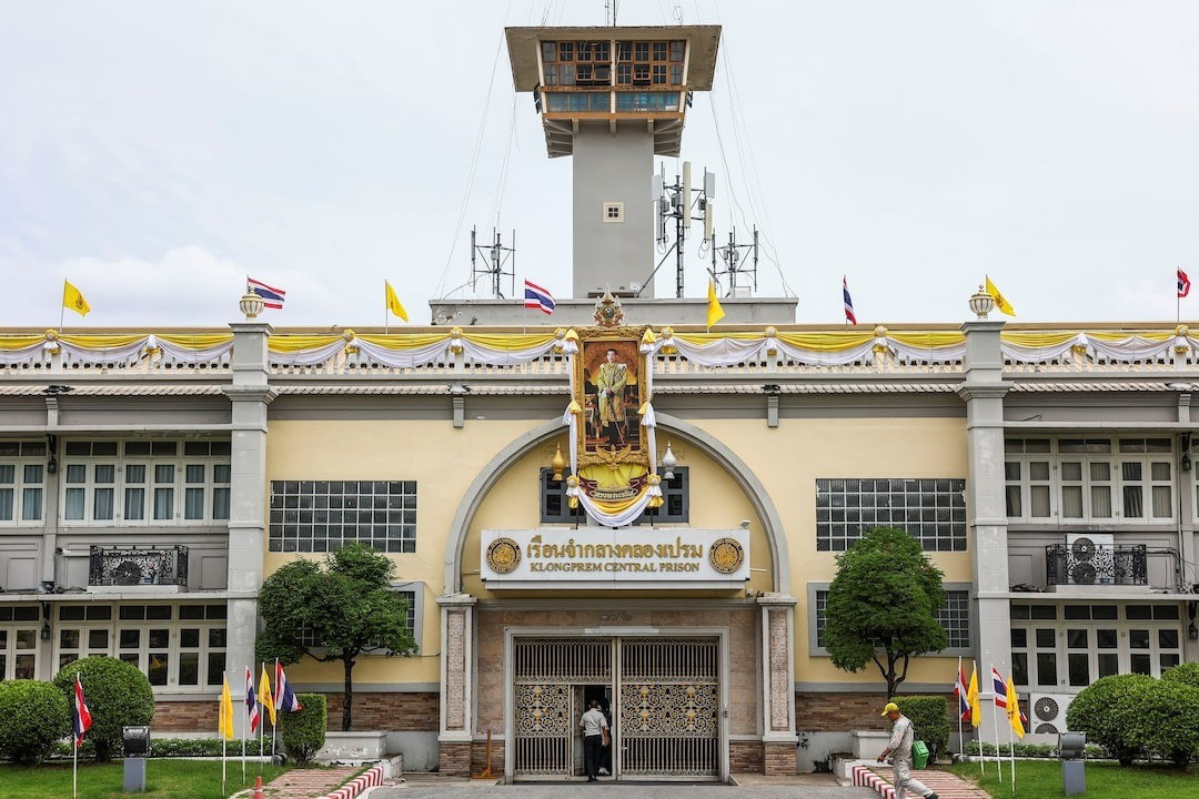 Cổng vào nhà tù Klong Prem. (Ảnh: Reuters) bzalyjek5vnhrgus2dawxeavda.jpg