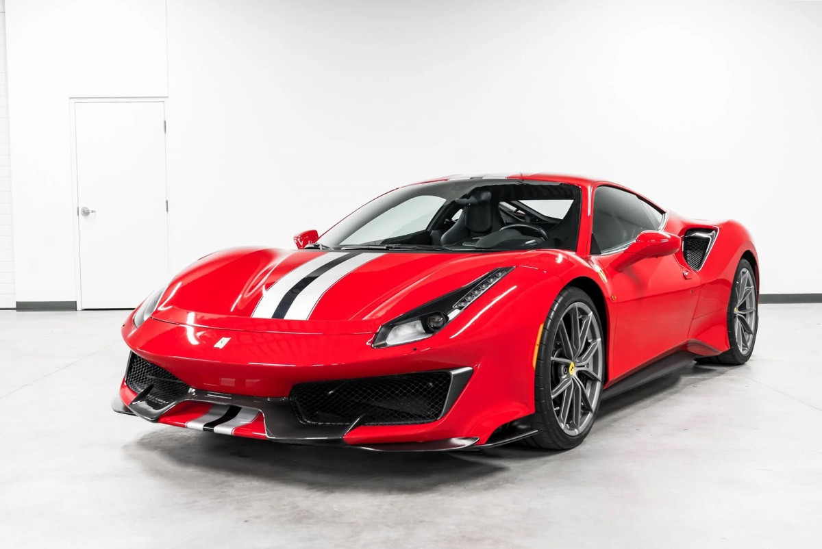 'Vua cà phê' Đặng Lê Nguyên Vũ chi 15 tỷ chỉ để đổi biển trắng cho chiếc siêu xe Ferrari 812 GTS