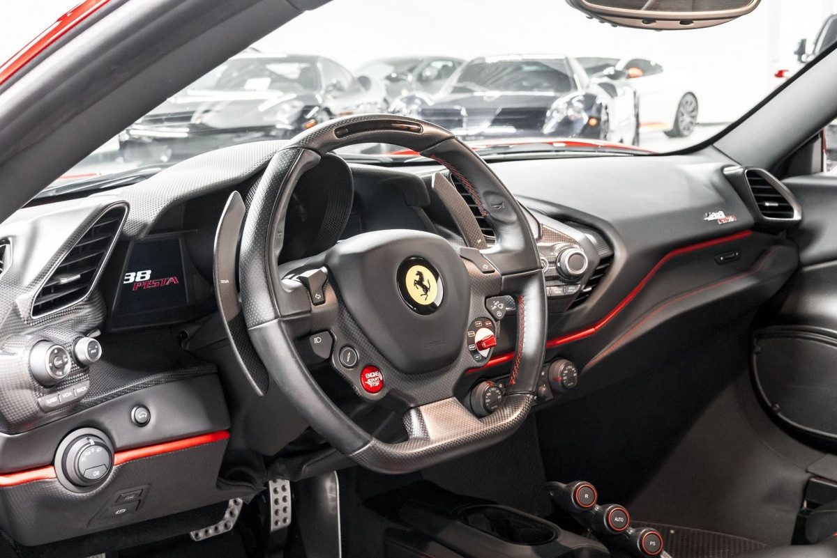 'Vua cà phê' Đặng Lê Nguyên Vũ chi 15 tỷ chỉ để đổi biển trắng cho chiếc siêu xe Ferrari 812 GTS