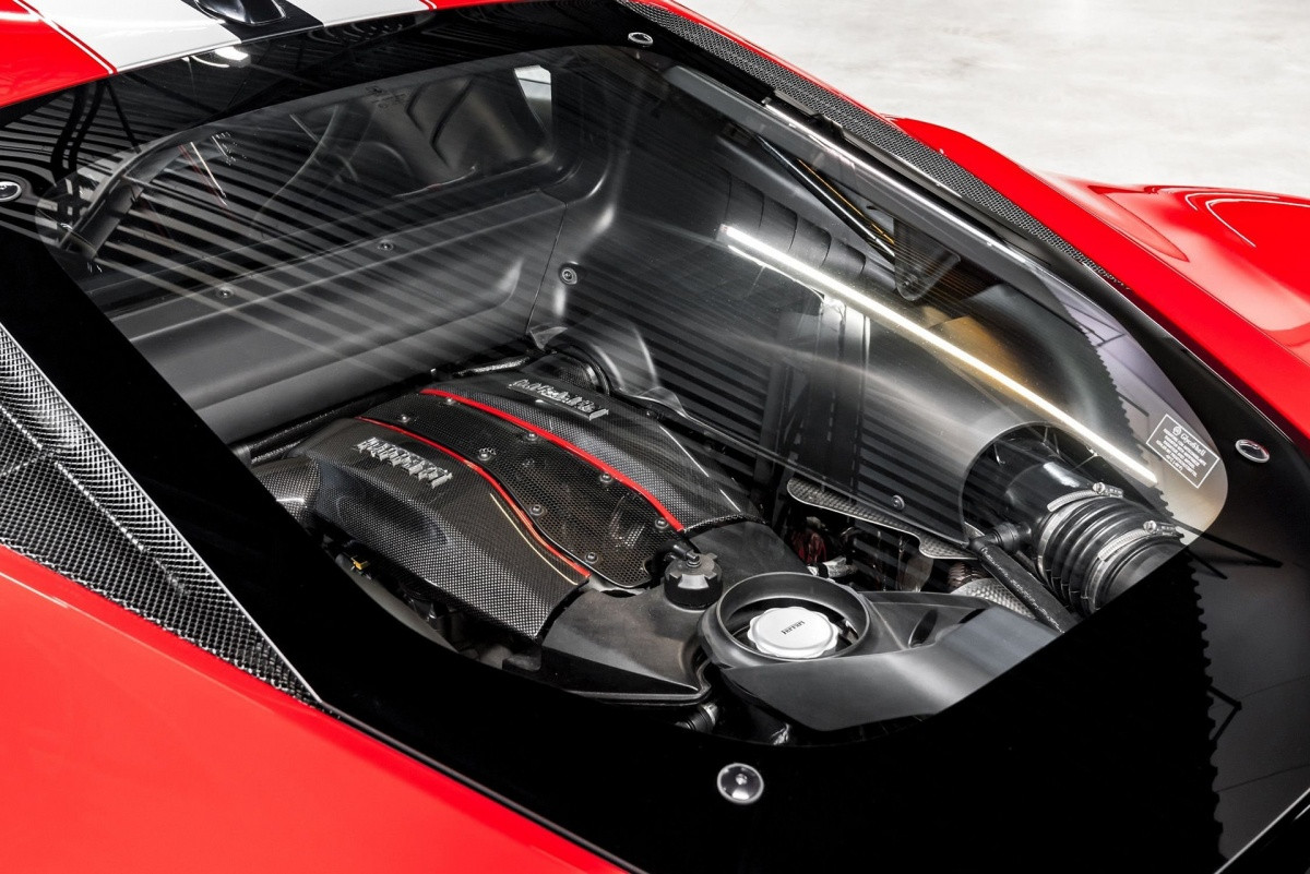 'Vua cà phê' Đặng Lê Nguyên Vũ chi 15 tỷ chỉ để đổi biển trắng cho chiếc siêu xe Ferrari 812 GTS