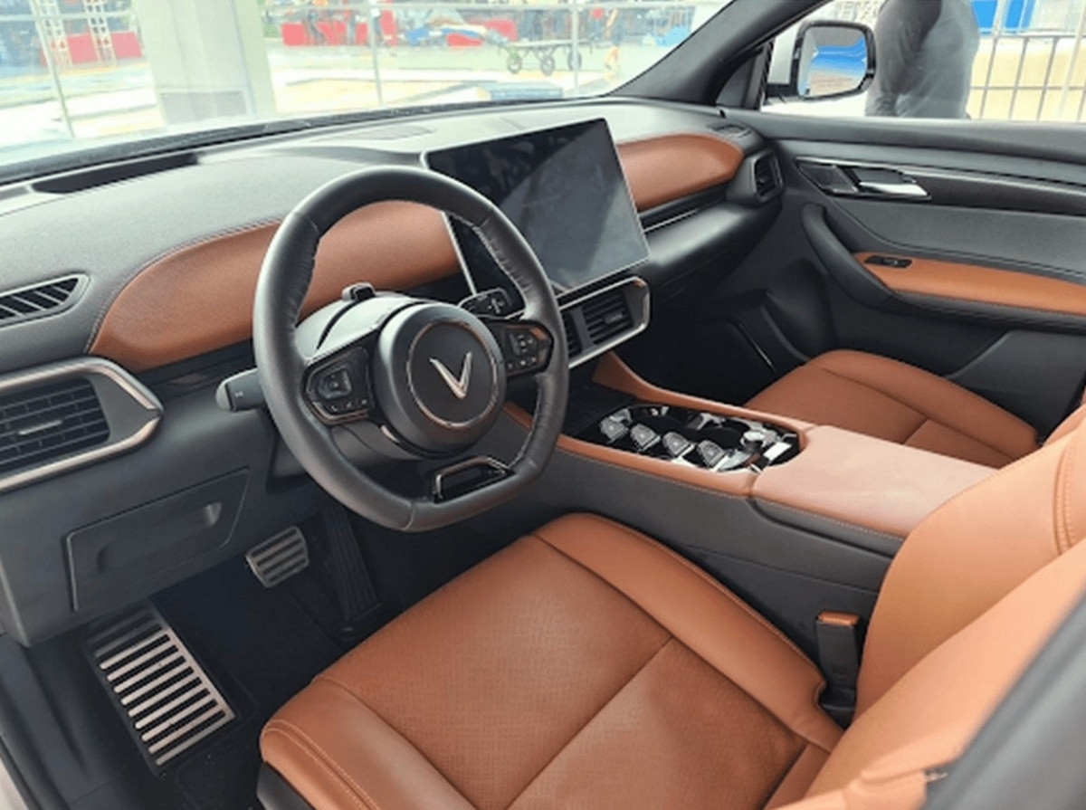 VinFast VF 8 được mệnh danh SUV ‘xe sang’, chủ xe lần đầu vạch thẳng về ‘chất xe’, khả năng khi đi trong thời tiết khắc nghiệt