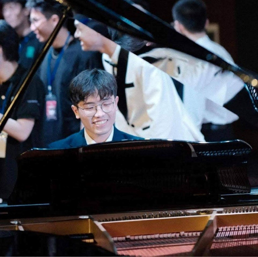 Tân bác sĩ nội trú từng có 6 năm theo học Học viện Âm nhạc Quốc gia: Cựu học sinh chuyên Amsterdam, mẹ là bác sĩ nội trú sản phụ khoa, thạo tiếng Anh và tiếng Pháp - ảnh 3