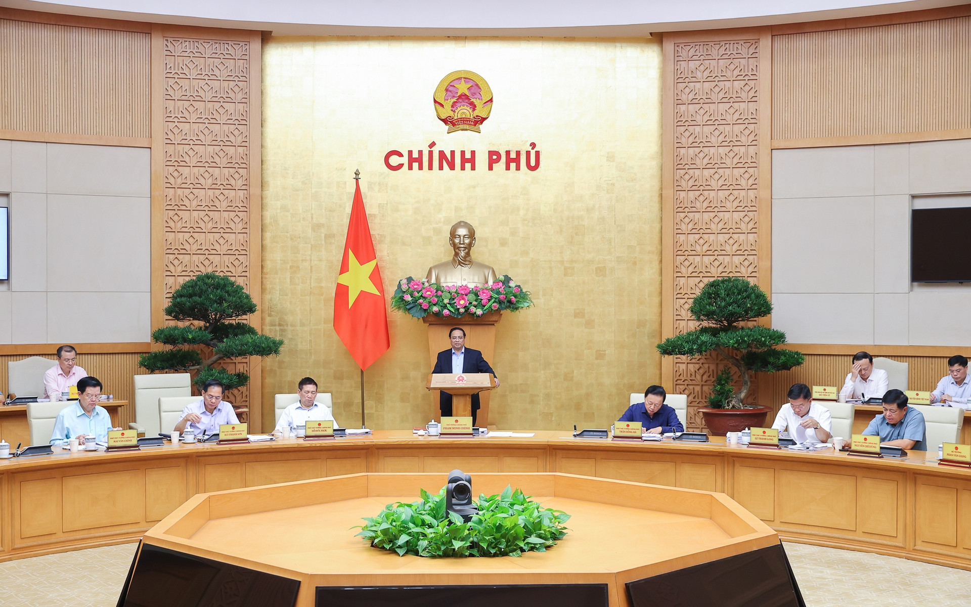 Chính phủ thảo luận về 11 dự án luật, nghị quyết quan trọng chuẩn bị trình Quốc hội