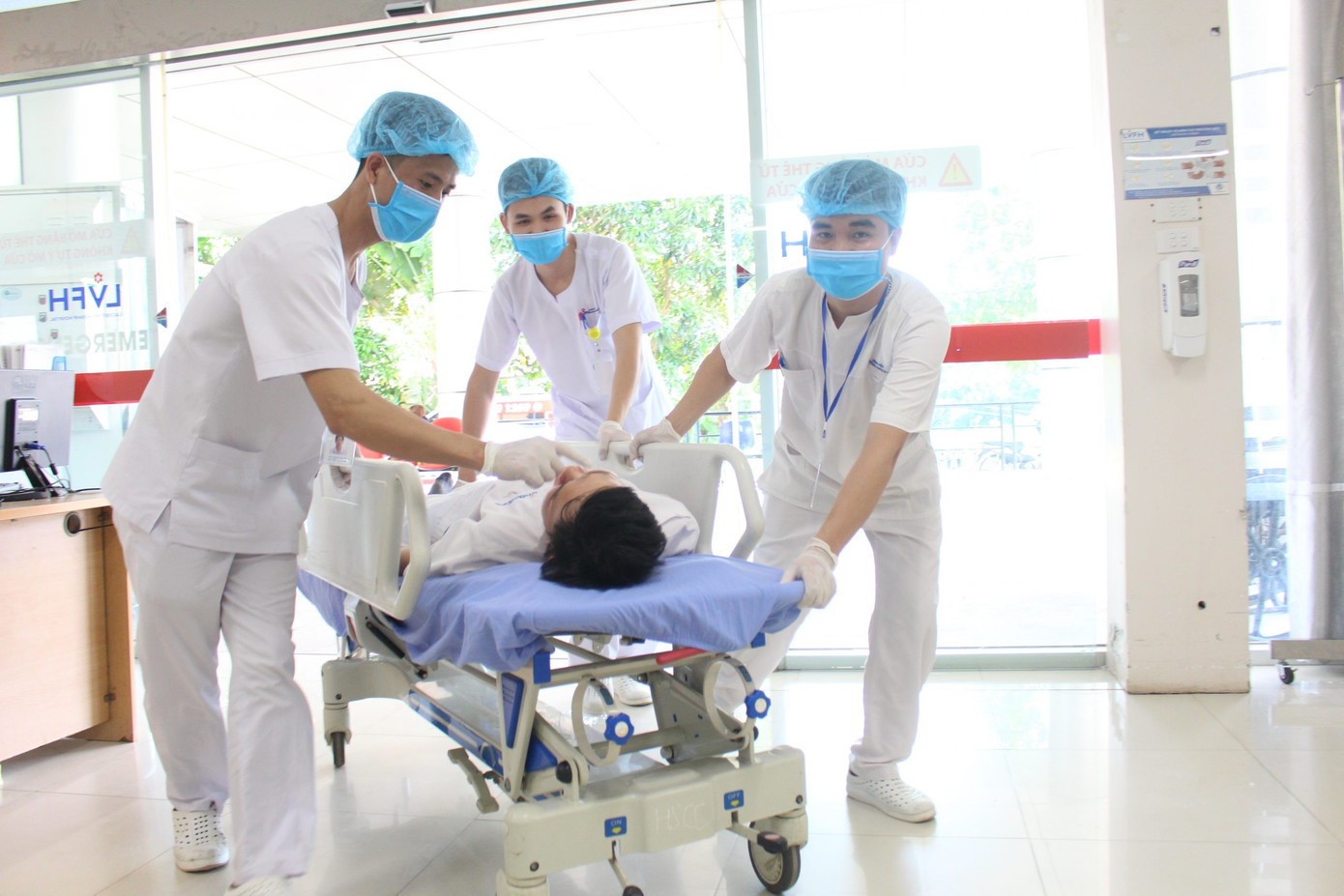 Hội chứng Pica là một rối loạn ăn uống trong đó người bệnh có sự thèm ăn và ăn những thứ không phải thực phẩm, chẳng hạn như đất đá, phân động vật, tóc, giấy, đồ vật kim loại, hoặc các vật liệu khác không có giá trị dinh dưỡng. Ảnh minh họa: Internet img-2799-scaled.jpg