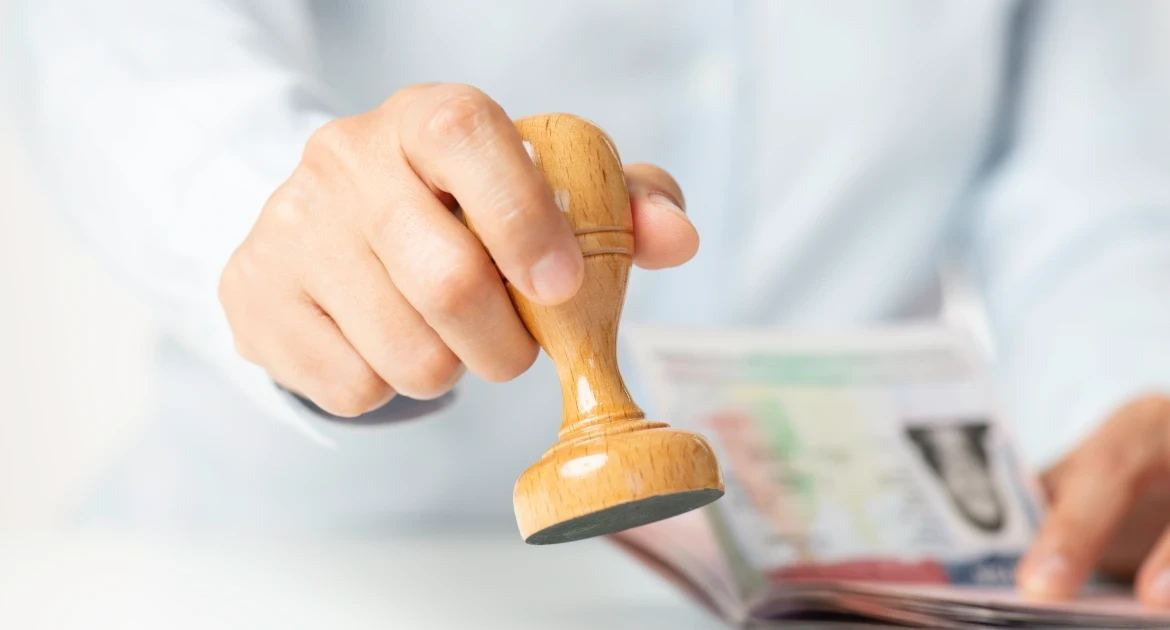 Bộ Nội vụ chỉ đạo 'nóng' về gia hạn giấy phép lao động
