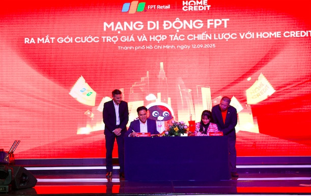 FPT Shop tung ưu đãi kép cho khách hàng mua máy kèm SIM từ mạng di động FPT