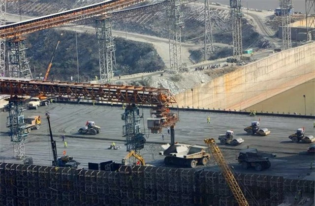 Đập thủy điện lớn nhất Việt Nam: Là công trình thế kỷ trên sông Đà và hàng đầu Đông Nam Á- Ảnh 3. Đập thủy điện lớn nhất Việt Nam: Là công trình thế kỷ trên sông Đà và hàng đầu Đông Nam Á- Ảnh 3.